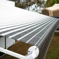 ⁦مظلة Sunburst Eclipse Awning – Charcoal⁩ - الصورة ⁦6⁩